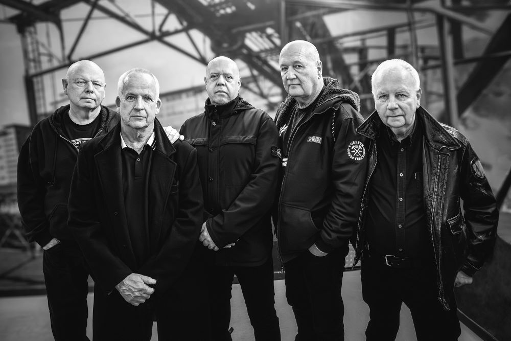 Cock Sparrer - do článku